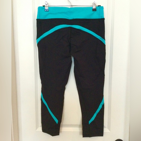 Muscle beach crop legging - Picture 2 of 4